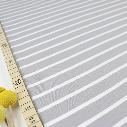 Bio Jersey Stoff Mit Streifen Hellgrau Weiß Als Ringeljersey 1 Bio Jersey Stoff Mit Streifen Hellgrau Weiß Als Ringeljersey