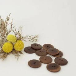 Bio Knöpfe Echt Steinnuss 25mm Braun Pflanzengefärbt Vegan Im Set -Angebote Stoffbiotop Store Echt Steinnuss 25mm braun pflanzengefaerbt vegan 718 2