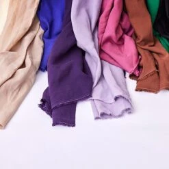 Vida Voile In Purple Night Von Meet Milk Aus 100% TENCEL ™ Lyocell Fasern -Angebote Stoffbiotop Store Purple Night von Meet Milk aus 2027 3