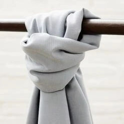 SOFT STRETCH TWILL In Sky Von Meet Milk