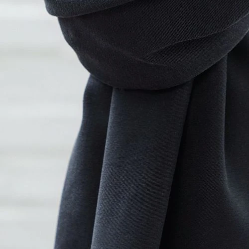 SOFT STRETCH TWILL In Dark Navy Von Meet Milk 2 SOFT STRETCH TWILL In Dark Navy Von Meet Milk – Bild 2