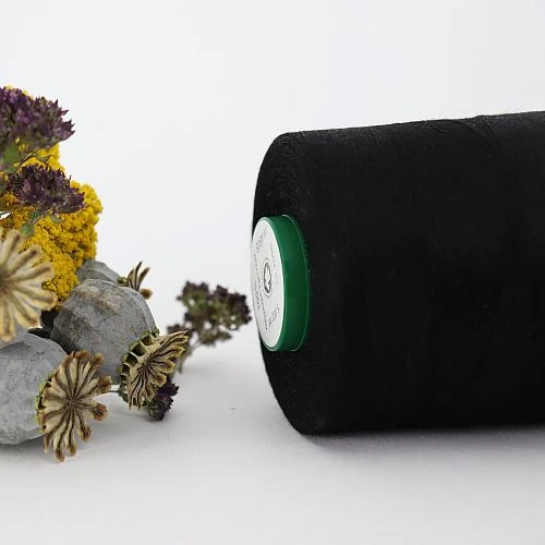 Nähgarn Schwarz 100% Bio Baumwolle Scanfil 5000m Kone 2 Nähgarn Schwarz 100% Bio Baumwolle Scanfil 5000m Kone – Bild 2