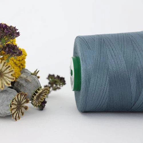 Nähgarn Sturmblau 100% Bio Baumwolle Scanfil 5000m Kone 2 Nähgarn Sturmblau 100% Bio Baumwolle Scanfil 5000m Kone – Bild 2